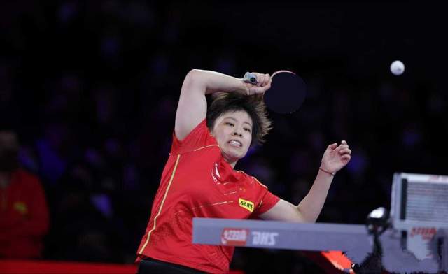 他以突出的 他以突出的